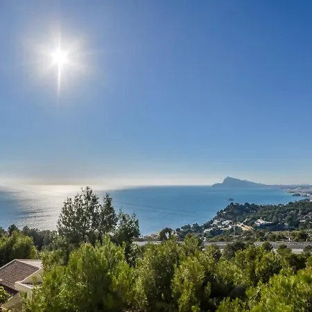 Willa Altavista With Sea View In Hills *